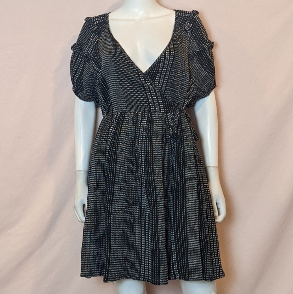 Topshop Textured Stitch Open Back Cotton Dress in Black and White size 10